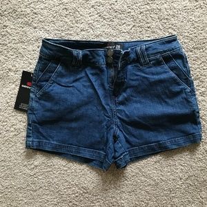 NWT Women's Denim Shorts Size 26
